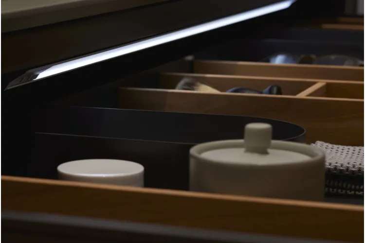 HAPPY D.2 Plus Консольна тумба на 4 шухляди 160х55 см Brushed Walnut (HP4974B69690010) зображення 2