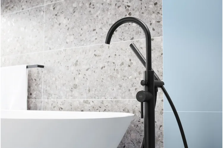 Змішувач для ванни вільностоячий МОЗА black 5035-510-81 image 2