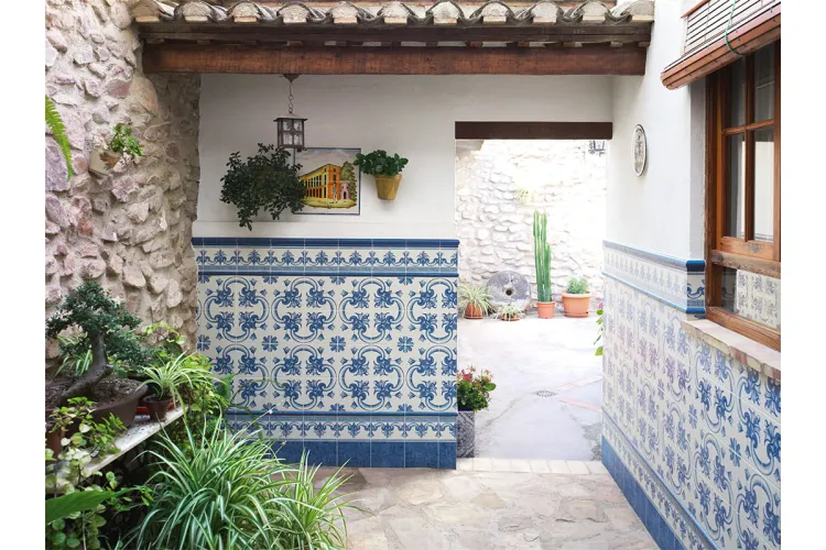 Колекція іспанської плитки майоліки LORA від MAINZU CERAMICA. Фото 2